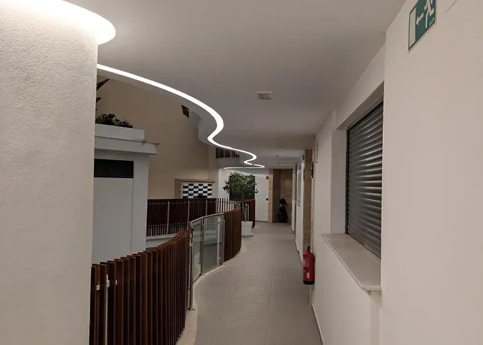 New By The Sea 5518 *